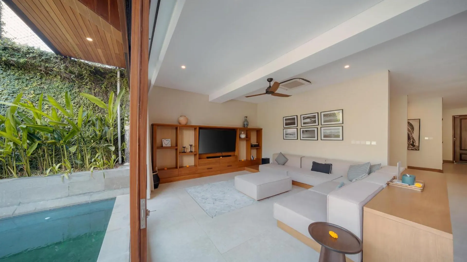 Kolila Villa Seminyak By Ini Vie Hospitality Canggu
